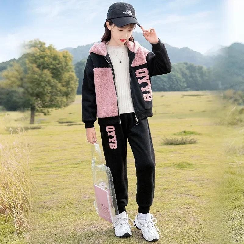 2023 Korean Winter Children Girl Thicken Two-piece Suit Junior Girl Plus Velvet Contrast Hooded Outwear+Sweatpants Set For Girls
2023 Korean Winter Children Girl Thicken Two-piece Suit Junior Girl Plus Velvet Contrast Hooded Outwear+Sweatpants Set For Girls
