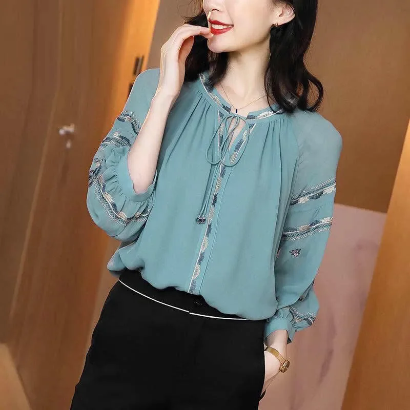 2023 Spring Summer Casual Womens 3/4 Lantern Sleeve Blue Embroidery Imitation Silk Top Blouse , Woman 3xl Blouses Shirts
2023 Spring Summer Casual Womens 3/4 Lantern Sleeve Blue Embroidery Imitation Silk Top Blouse , Woman 3xl Blouses Shirts