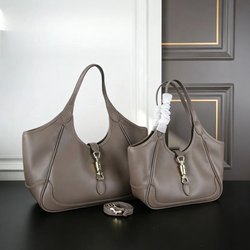 Women Soft Genuine Leather Tote Bag Large Capacity Underarm Handbag Fashion Commuter Daily Shoulder Bag 2026 New Purse
Women Soft Genuine Leather Tote Bag Large Capacity Underarm Handbag Fashion Commuter Daily Shoulder Bag 2026 New Purse