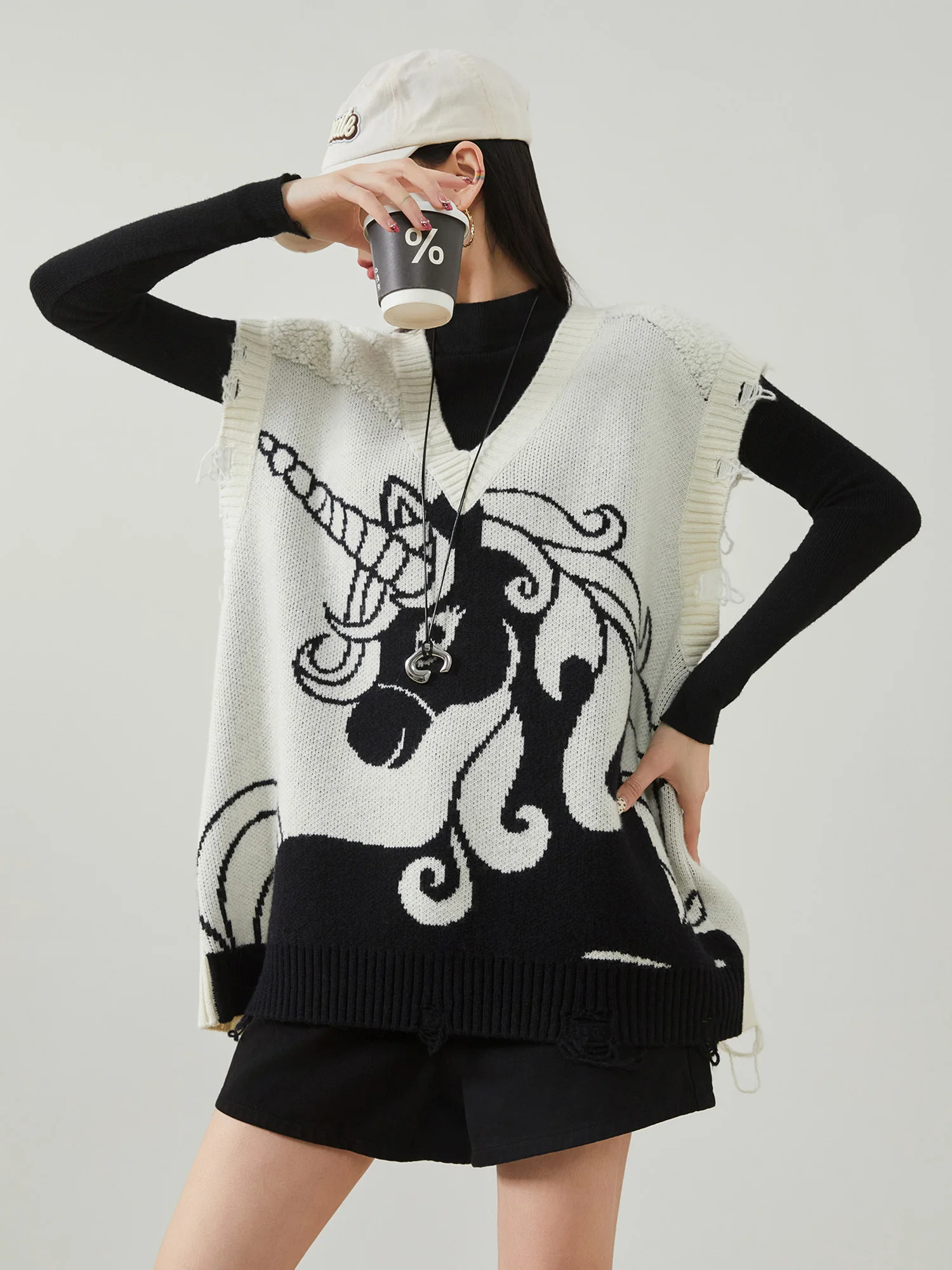 Женский вязаный жилет свободного кроя с V-образным вырезом, вышивкой и ажурным узором, повседневный, из полиэфирного волокна, средней длины, верхняя одежда
Женский вязаный жилет свободного кроя с V-образным вырезом, вышивкой и ажурным узором, повседневный, из полиэфирного волокна, средней длины, верхняя одежда