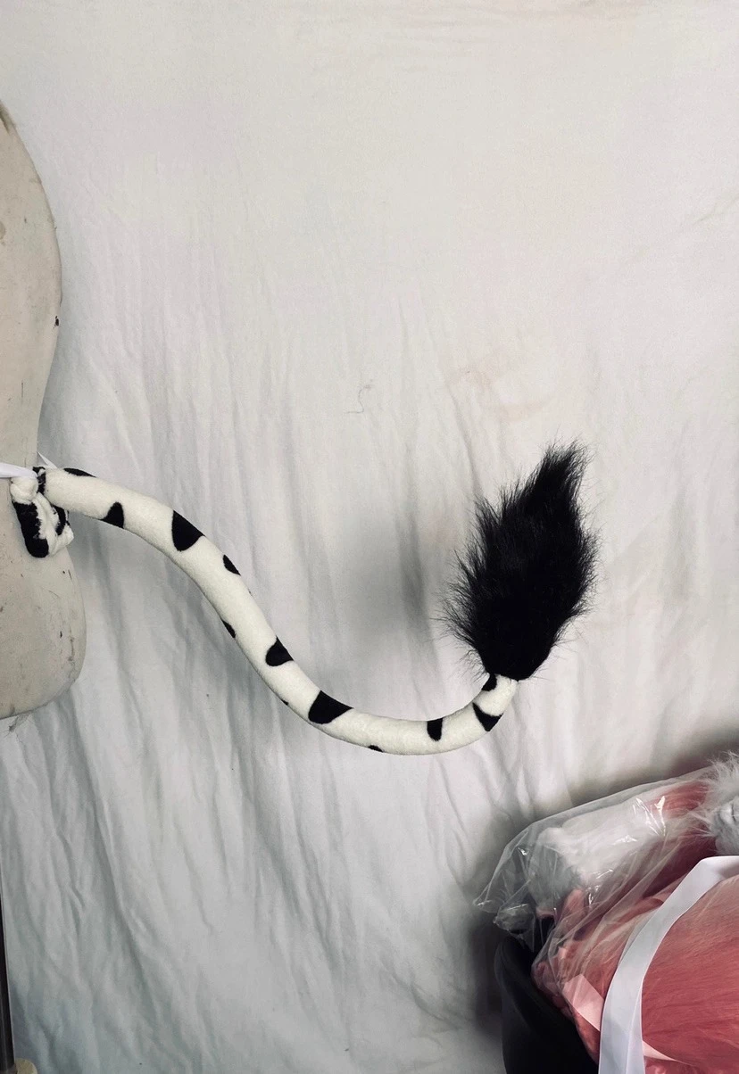 New Hand Made Work Halloween Cow Tail Anime Cosplay DIY Costume Accessories Custom Made Stage Performance
New Hand Made Work Halloween Cow Tail Anime Cosplay DIY Costume Accessories Custom Made Stage Performance