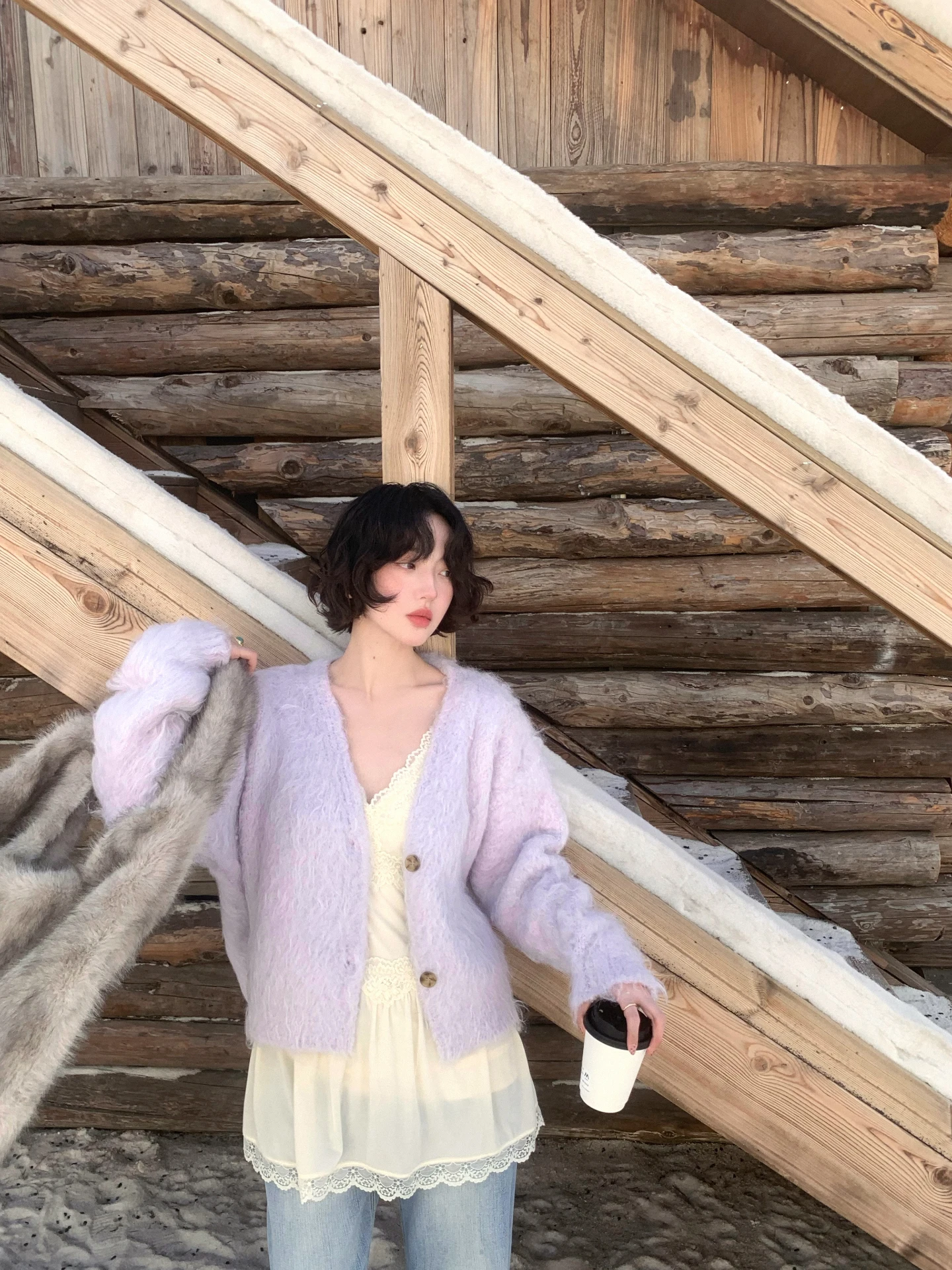 Ele Vintage Thiened Knitted ort Cardigan Winter Outerwear Soft Polyester Fiber V-Ne Single-Breasted Fem Jaet
Ele Vintage Thiened Knitted ort Cardigan Winter Outerwear Soft Polyester Fiber V-Ne Single-Breasted Fem Jaet