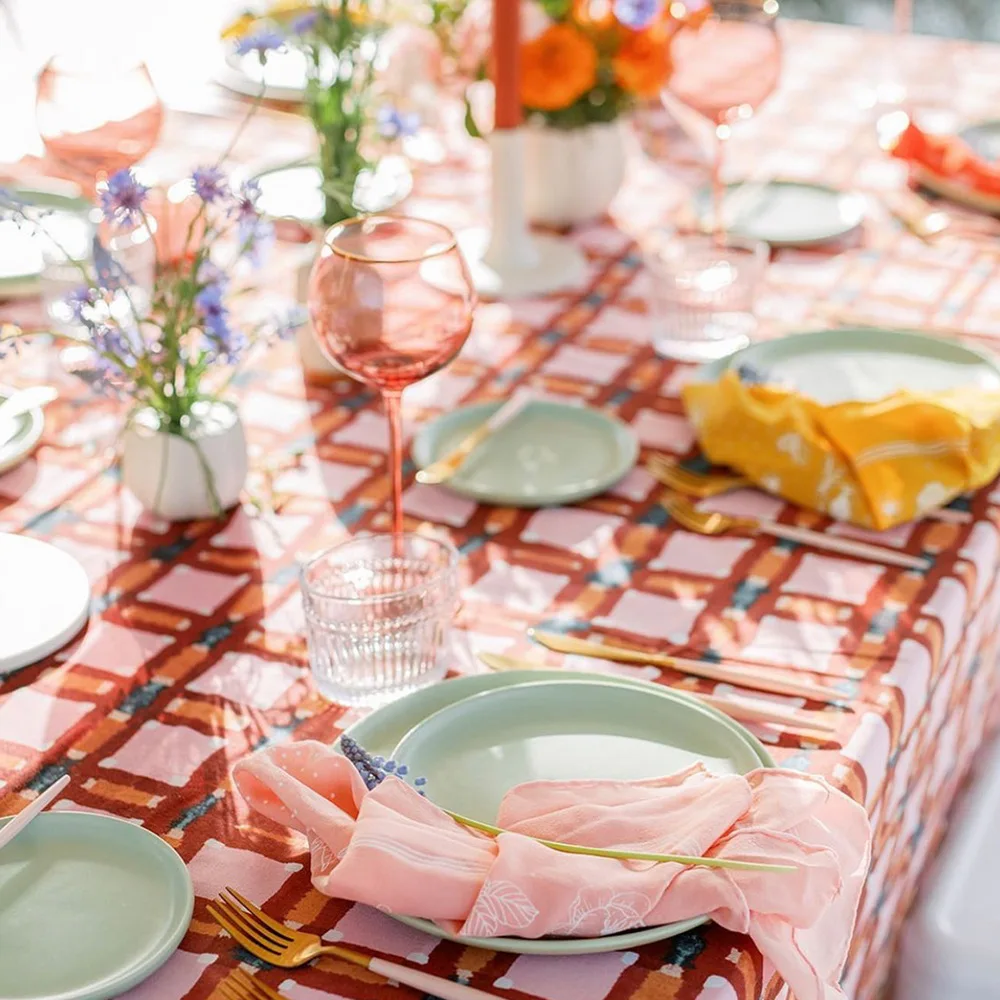 Red Festive Celebration Tablecloth Christmas Decorative Table Cloth Fabric Gouache Plaid Decorative Coffee Table Cloth
Red Festive Celebration Tablecloth Christmas Decorative Table Cloth Fabric Gouache Plaid Decorative Coffee Table Cloth