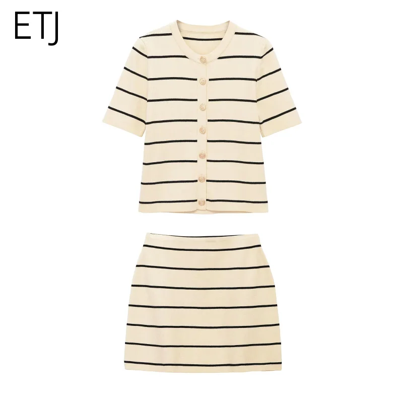 ETJ 2026 Casual Women Knit Set Striped Short Sleeve Top A-Line Mini Skirt Matching Two Piece Outfit Summer Fashion Wear
ETJ 2026 Casual Women Knit Set Striped Short Sleeve Top A-Line Mini Skirt Matching Two Piece Outfit Summer Fashion Wear