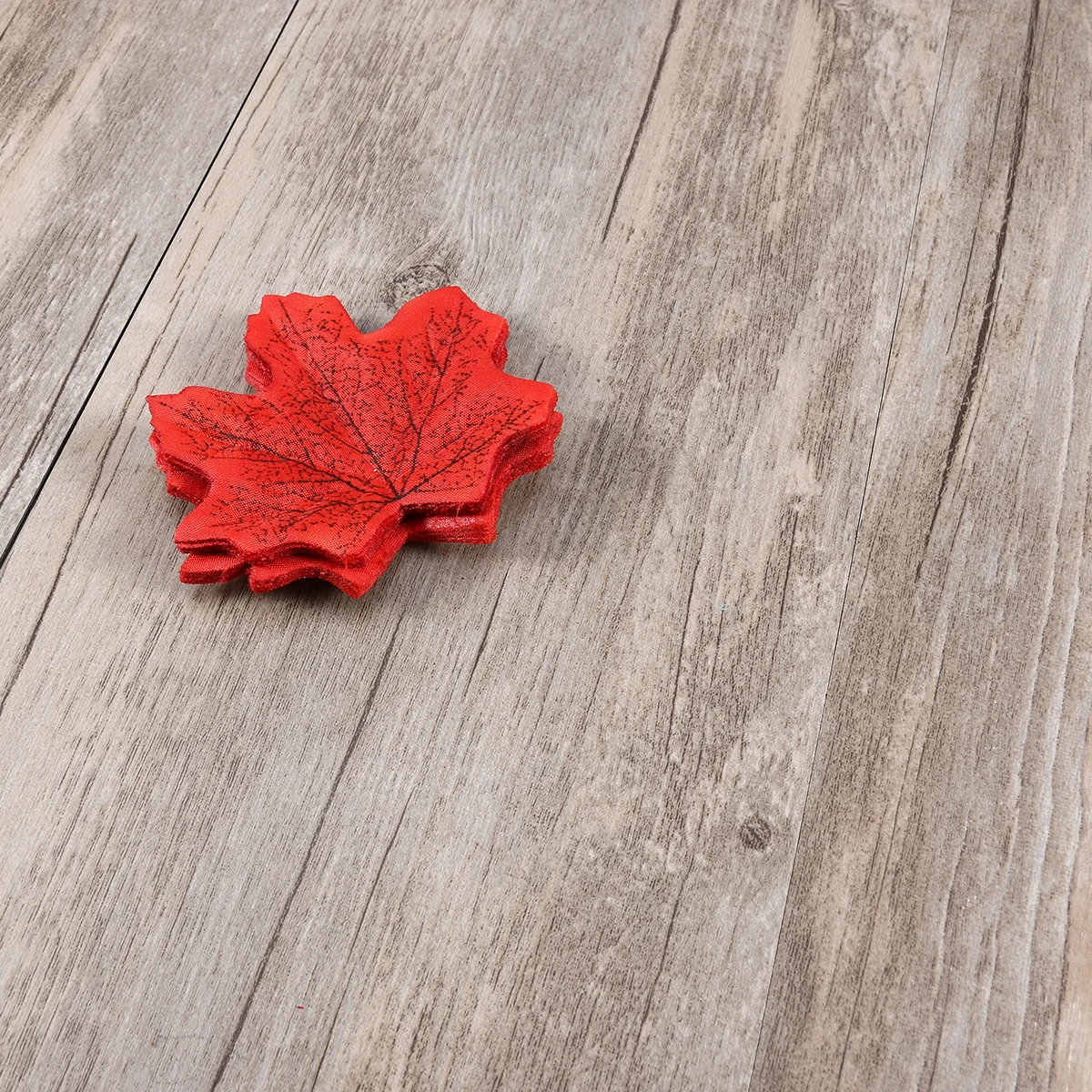 50 Pcs Simulated Maple Leaf Decoration Fake Leaves Artificial Photo Props Decorative 
50 Pcs Simulated Maple Leaf Decoration Fake Leaves Artificial Photo Props Decorative