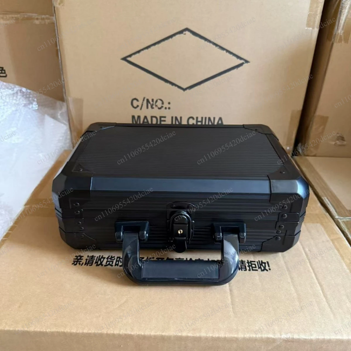 Black 200 Yard EVA High-end Chip Box K-Type Outdoor Texas Hold'em Aluminum Alloy Portable Box
Black 200 Yard EVA High-end Chip Box K-Type Outdoor Texas Hold'em Aluminum Alloy Portable Box