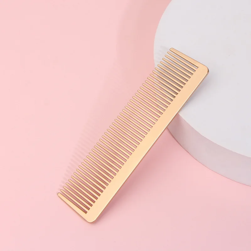 Золотая металлическая антистатическая расческа, лаконичный дизайн, портативная разглаживающая расческа из сплава для волос, сумка, запасная челка, инструмент для расчесывания для женщин
Золотая металлическая антистатическая расческа, лаконичный дизайн, портативная разглаживающая расческа из сплава для волос, сумка, запасная челка, инструмент для расчесывания для женщин