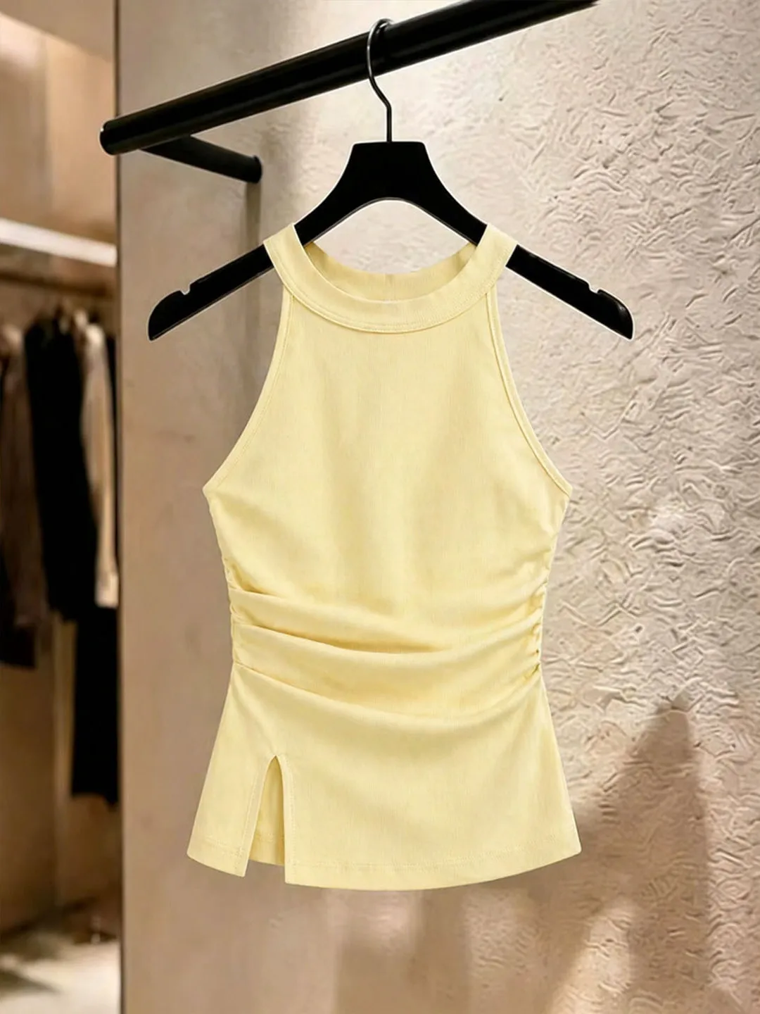 Chic Sleeveless Slim Fit Commute Top Anti-Aging Vest Summer 2026 Poet-Like Style Korean Version Regular Length Pure Color
Chic Sleeveless Slim Fit Commute Top Anti-Aging Vest Summer 2026 Poet-Like Style Korean Version Regular Length Pure Color