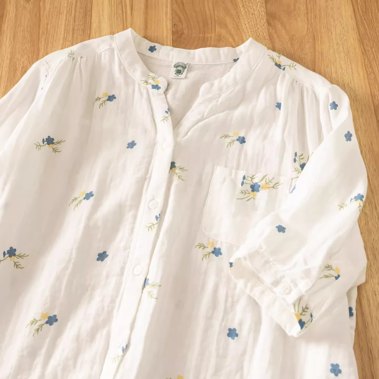 2025 Large size tops middle-aged women's clothing peasant tops cotton yarn v neck floral white shirts short sleeve blouses
2025 Large size tops middle-aged women's clothing peasant tops cotton yarn v neck floral white shirts short sleeve blouses
