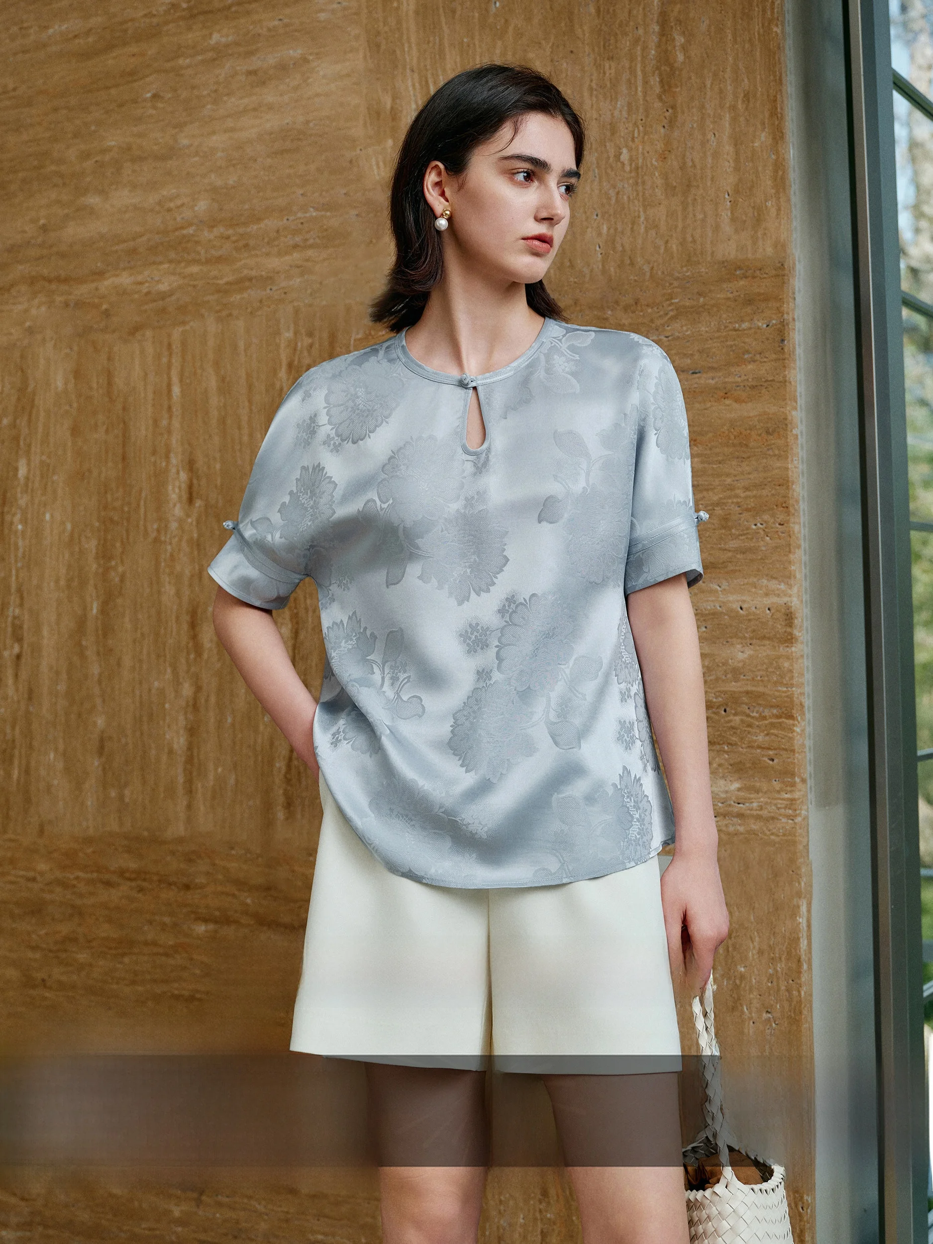 Шелковая вышитая женская футболка CA Oriental Beau с круглым вырезом и коротким рукавом, летняя, в традиционном китайском стиле
Шелковая вышитая женская футболка CA Oriental Beau с круглым вырезом и коротким рукавом, летняя, в традиционном китайском стиле