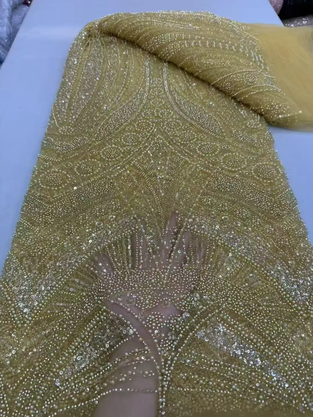 2025 shines dazzlingly! Golden mesh combined with gorgeous beaded sequin craft fabric, party dress and wedding dress
2025 shines dazzlingly! Golden mesh combined with gorgeous beaded sequin craft fabric, party dress and wedding dress