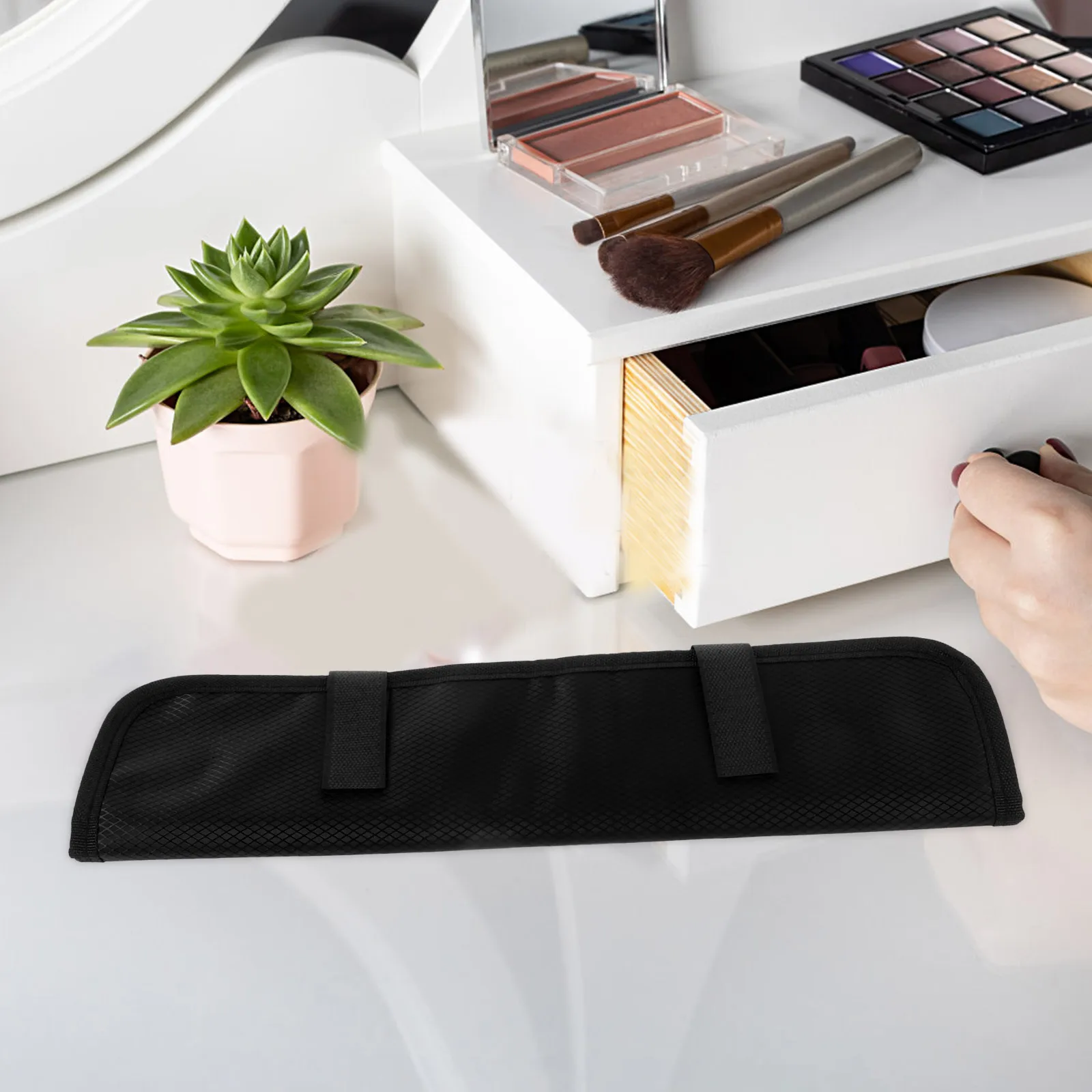 Universal Insulated Hair Curler Storage Bag For Blow Dryer Flat Iron Travel Organizer Pouch Reusable Anti-Scald Portable Carrier
Universal Insulated Hair Curler Storage Bag For Blow Dryer Flat Iron Travel Organizer Pouch Reusable Anti-Scald Portable Carrier