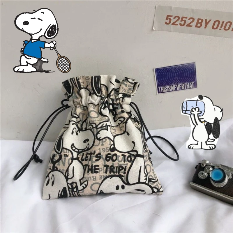 Сумка на шнурке Snoopy, пылезащитный кошелек с героями мультфильмов, женский милый косметический чехол для хранения, кошелек для телефона, гарнитура, органайзер через плечо, мешки
Сумка на шнурке Snoopy, пылезащитный кошелек с героями мультфильмов, женский милый косметический чехол для хранения, кошелек для телефона, гарнитура, органайзер через плечо, мешки