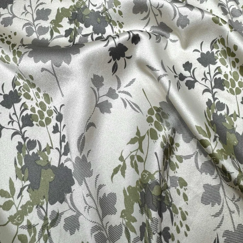 1 метр, 95% шелк шелковицы, 5% спандекс, 22 momme Charmeuse, шелковая ткань белого цвета с серым принтом, 108 см, ширина 42,5 дюйма по дворам JX145
1 метр, 95% шелк шелковицы, 5% спандекс, 22 momme Charmeuse, шелковая ткань белого цвета с серым принтом, 108 см, ширина 42,5 дюйма по дворам JX145