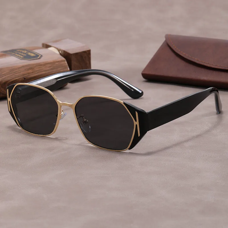2025 Fashion Retro Small Frame Personalized Men's High End Sunglasses Trendy Ice Light Luxury Sunscreen Glasses Outdoor UV400
2025 Fashion Retro Small Frame Personalized Men's High End Sunglasses Trendy Ice Light Luxury Sunscreen Glasses Outdoor UV400