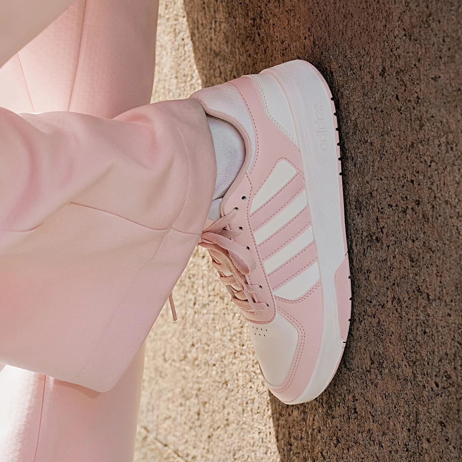 Оригинальные осенние мужские и женские износостойкие спортивные кроссовки Adidas с низким верхом KI6785
Оригинальные осенние мужские и женские износостойкие спортивные кроссовки Adidas с низким верхом KI6785