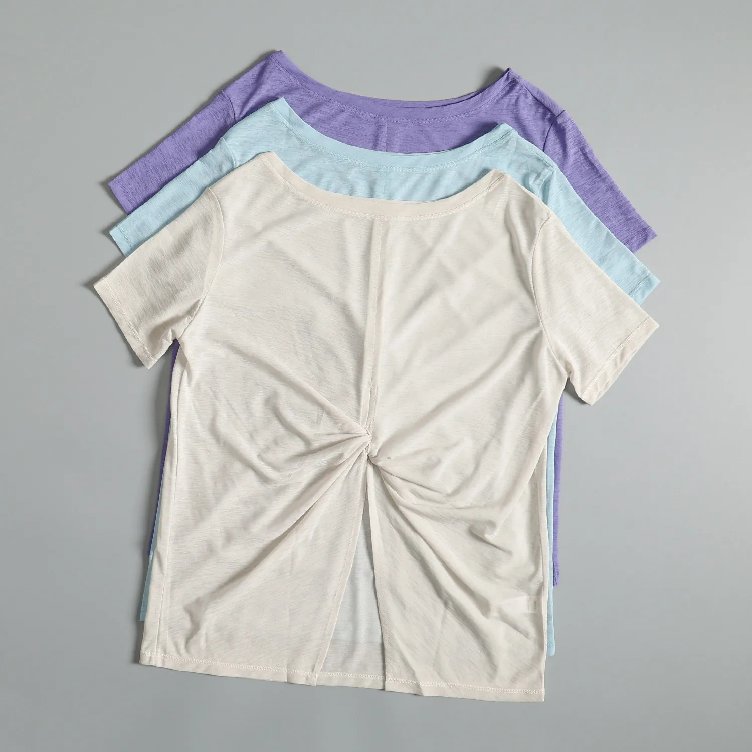 High-end slit yoga wear blouse for women lightweight sports top short-sleeved quick-drying slimming running fitness wear
High-end slit yoga wear blouse for women lightweight sports top short-sleeved quick-drying slimming running fitness wear