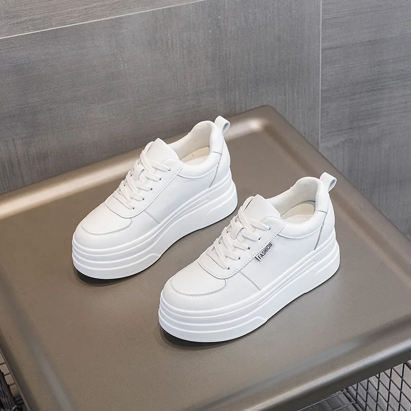 White Shoes For Women's Classic Spring And Autumn New Sports And Casual Trend Women's Shoes Versatile Ins Thick-Soled Shoes
White Shoes For Women's Classic Spring And Autumn New Sports And Casual Trend Women's Shoes Versatile Ins Thick-Soled Shoes