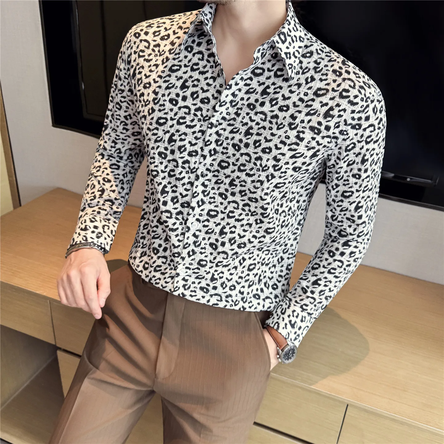 Trendy Leopard Print Long Sleeved Shirt for Men Autumn Winter Casual Slim Fit Shirts Social Nightclub Men's Clothing M-3XL
Trendy Leopard Print Long Sleeved Shirt for Men Autumn Winter Casual Slim Fit Shirts Social Nightclub Men's Clothing M-3XL