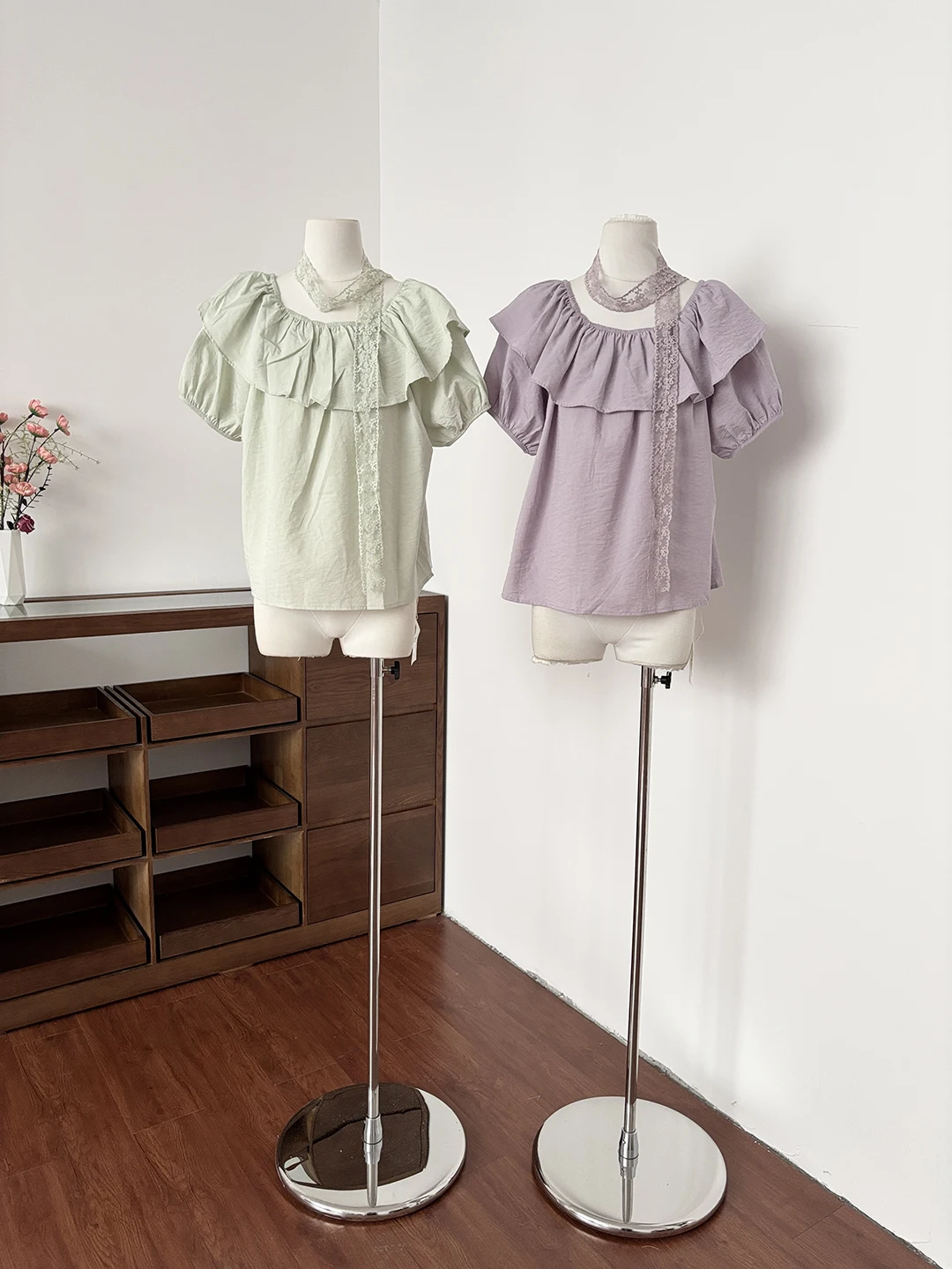 Korean Style Sweet Ruffle Sleeve Short Sleeve Loose Women's Shirt Slimming Top Summer New Arrival Commute Style Polyester Fiber
Korean Style Sweet Ruffle Sleeve Short Sleeve Loose Women's Shirt Slimming Top Summer New Arrival Commute Style Polyester Fiber