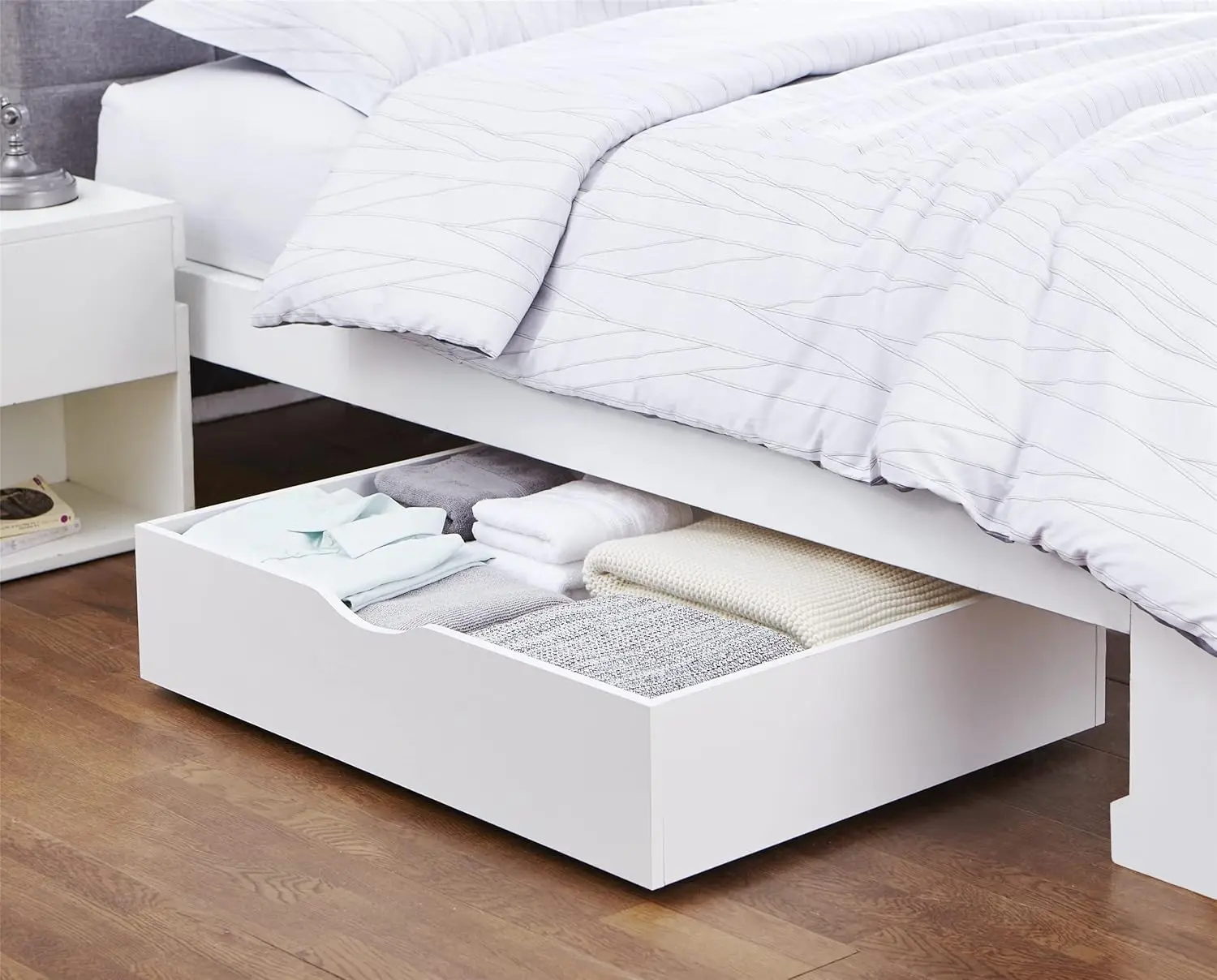 The MAX - White Underbed Organizer With Wheels Makeuo bag Closet organizer Make up bag Vintage Acrylic container Makeup pouch
The MAX - White Underbed Organizer With Wheels Makeuo bag Closet organizer Make up bag Vintage Acrylic container Makeup pouch