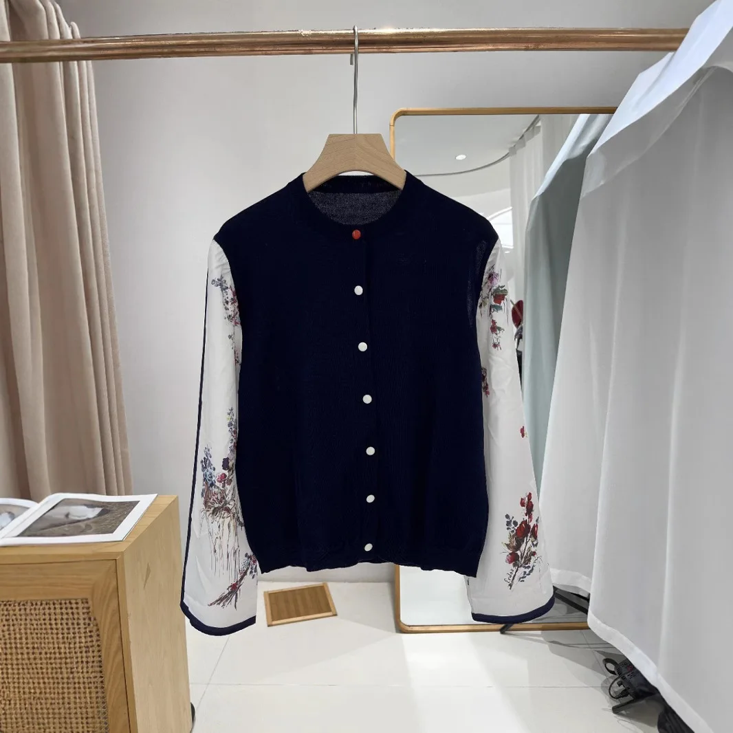 Crew-neck elegant light knit cardigan women 25 new spring stitched silk scarf printed top y2k clothes
Crew-neck elegant light knit cardigan women 25 new spring stitched silk scarf printed top y2k clothes