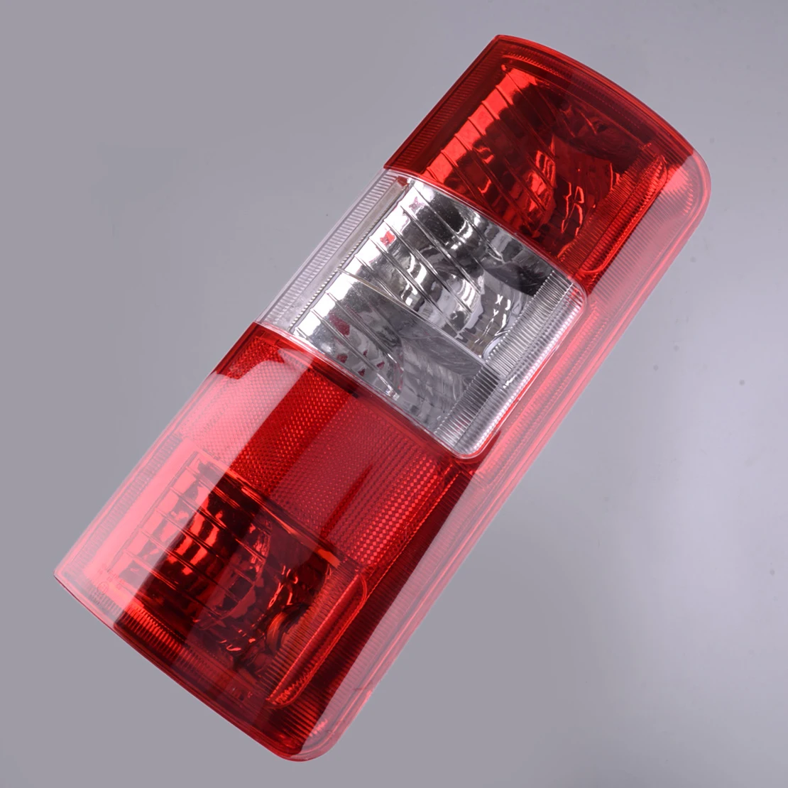 9T1Z-13404-A 9T1Z13404A FO 2801225 Крышка корпуса правого заднего стоп-сигнала, подходит для Ford Transit Connect 2010-2013
9T1Z-13404-A 9T1Z13404A FO 2801225 Крышка корпуса правого заднего стоп-сигнала, подходит для Ford Transit Connect 2010-2013