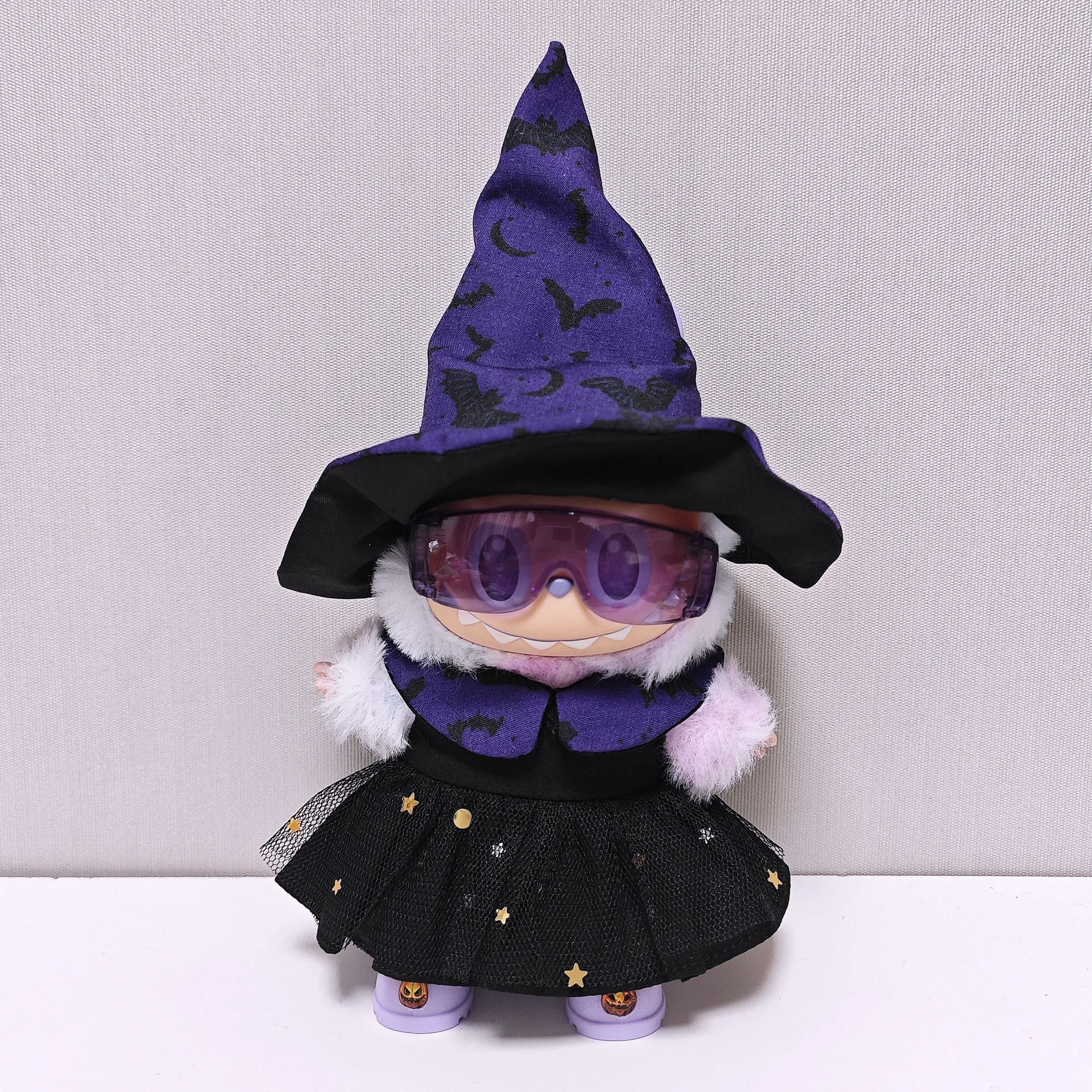 15/17cm 1st -3rd Gen Labubu Dolls Halloween Colorful Purple Wizard Ensemble Magic Hat Cape Glasses Party-Ready Outfits
15/17cm 1st -3rd Gen Labubu Dolls Halloween Colorful Purple Wizard Ensemble Magic Hat Cape Glasses Party-Ready Outfits