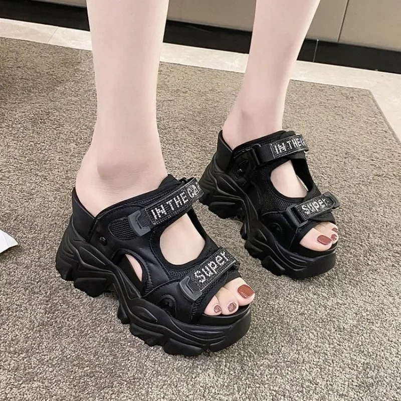 2024 Summer New Fashionable and Elegant Casual Platform Sole Sandals Solid Color Round Toe Lightweight Open Toe Running Shoes
2024 Summer New Fashionable and Elegant Casual Platform Sole Sandals Solid Color Round Toe Lightweight Open Toe Running Shoes