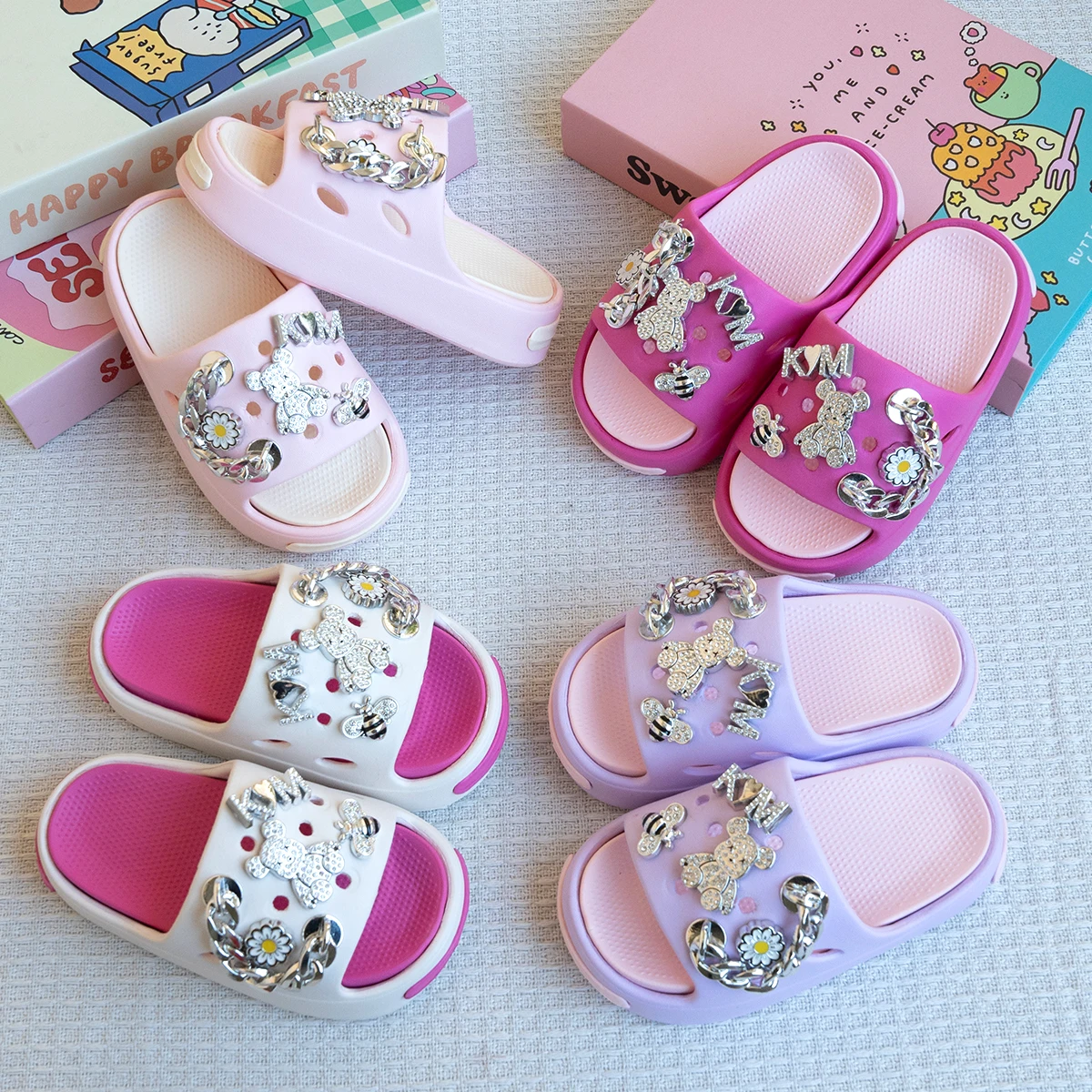 New Popular Cartoon Silver Chain Bee Bear Versatile Girls Eva Slippers Fashionable Double Soft-Soled Non-Slip Sandals 831
New Popular Cartoon Silver Chain Bee Bear Versatile Girls Eva Slippers Fashionable Double Soft-Soled Non-Slip Sandals 831