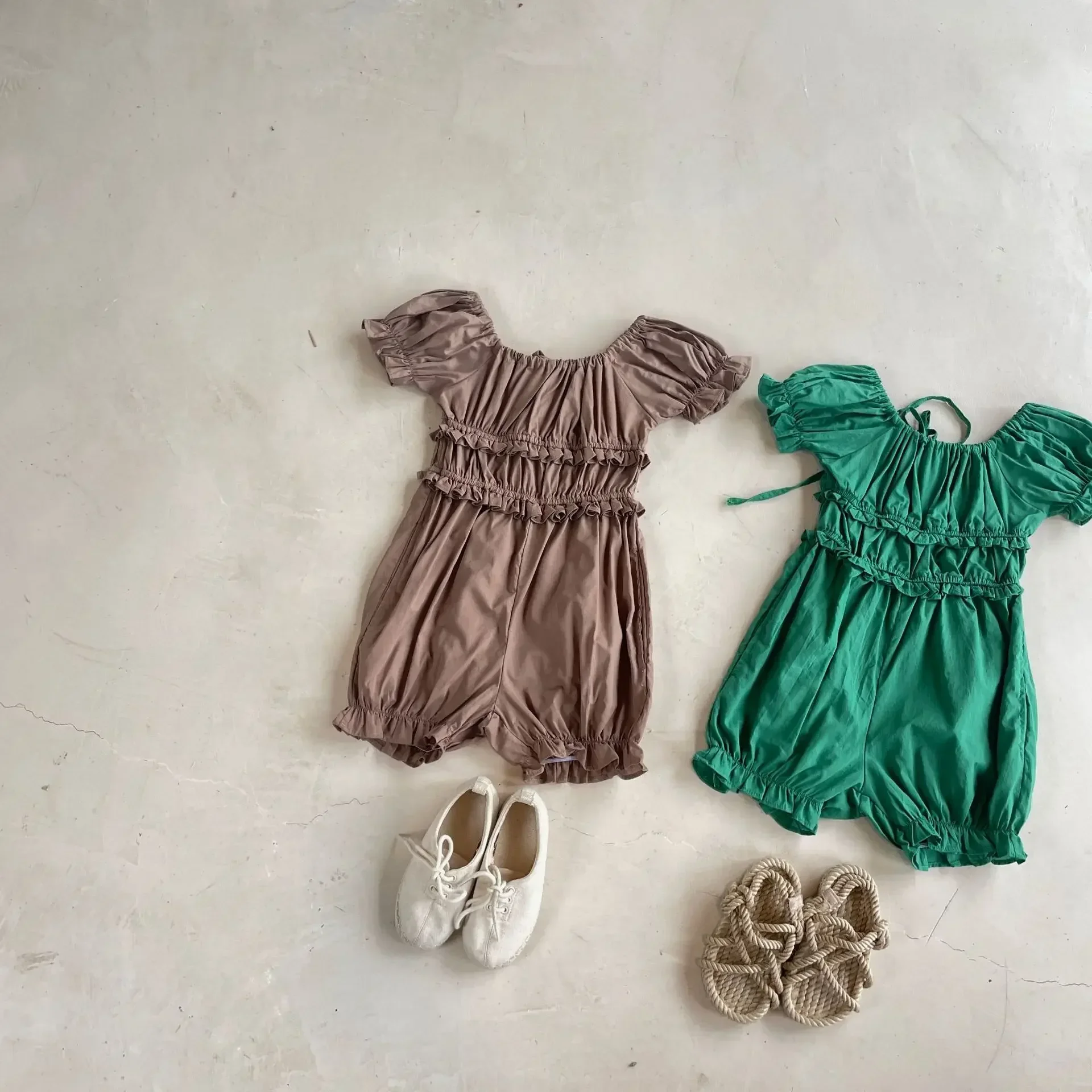 Summer Korean Style Baby Girls Backless Jumpsuits Ruched Puff Sleeve Toddlers Kids Solid Color Overalls
Summer Korean Style Baby Girls Backless Jumpsuits Ruched Puff Sleeve Toddlers Kids Solid Color Overalls