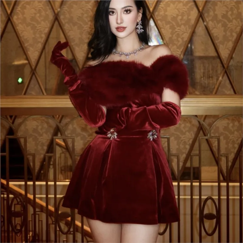 High-end light luxury autumn and winter new velvet Christmas Year dress
High-end light luxury autumn and winter new velvet Christmas Year dress