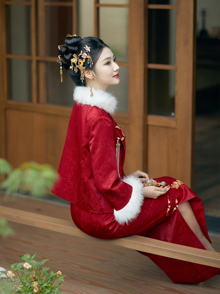 Long Sve Winter Wedding Dr Red Chinese Sle Bride Gown with Fur Collar Two Piece Set Return Home Clothes Drinkin...
Long Sve Winter Wedding Dr Red Chinese Sle Bride Gown with Fur Collar Two Piece Set Return Home Clothes Drinkin...