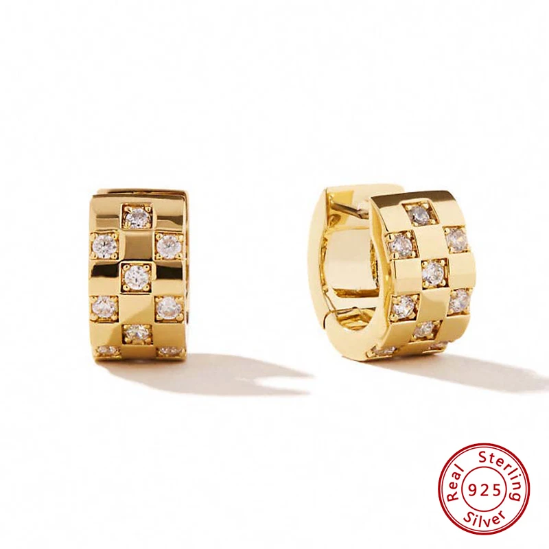 925 Sterling Silver Original Certificate Pave CZ Checkerboard Huggie Hoop Earrings For Women Fine Jewelry Gold Plated
925 Sterling Silver Original Certificate Pave CZ Checkerboard Huggie Hoop Earrings For Women Fine Jewelry Gold Plated