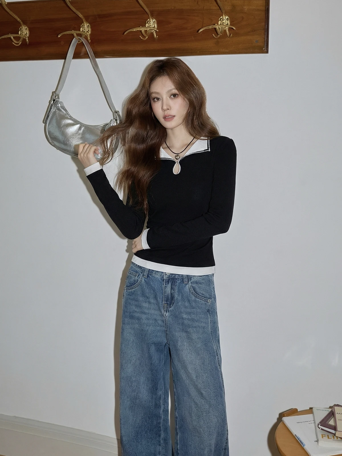 Bla Korean Sle Design Collar T-irt Women Early Spring Base Slimming Inner Wear Top Long Sve Breathable Skin-Friendly
Bla Korean Sle Design Collar T-irt Women Early Spring Base Slimming Inner Wear Top Long Sve Breathable Skin-Friendly