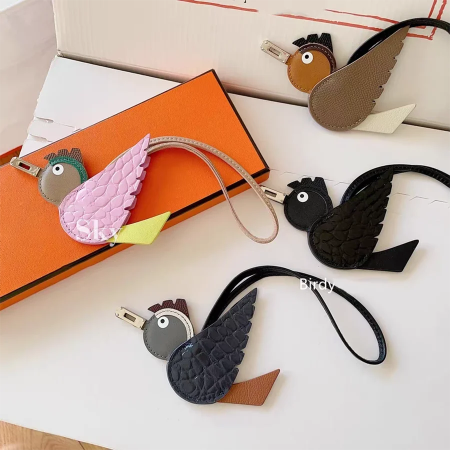 High Quality Real Cowhide Leather Bird Pendant, Decorative New Cartoon Little Bird Keychain Accessories Car Pendant Diy Bags
High Quality Real Cowhide Leather Bird Pendant, Decorative New Cartoon Little Bird Keychain Accessories Car Pendant Diy Bags