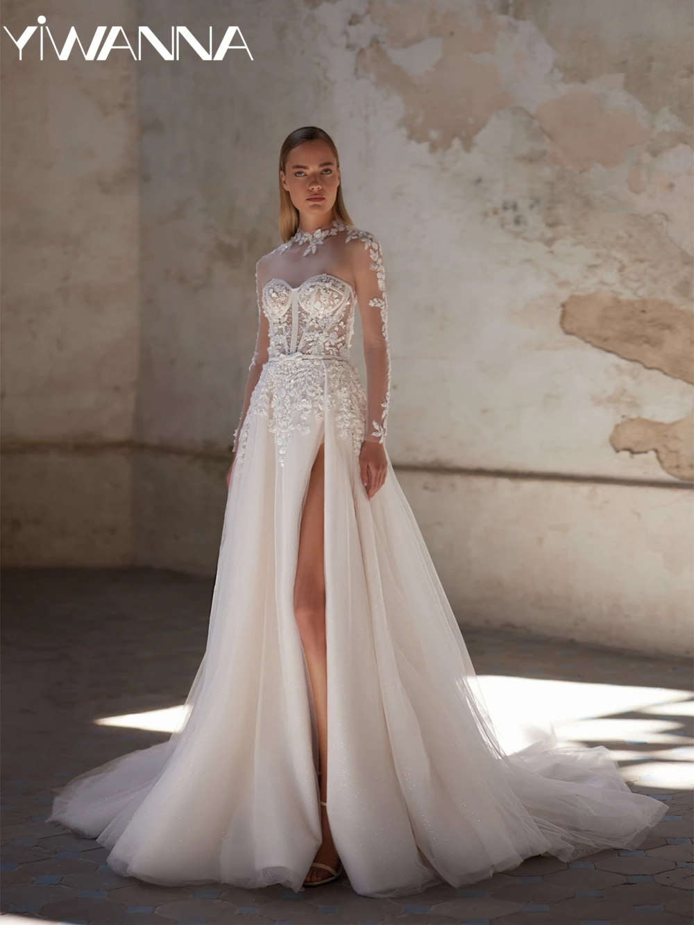 Two Pieces Beaded Appliques Wedding Dress Illusion Long Sleeve High Slit Bridal Gown Customized Glitter A-line Dresses For Bride
Two Pieces Beaded Appliques Wedding Dress Illusion Long Sleeve High Slit Bridal Gown Customized Glitter A-line Dresses For Bride