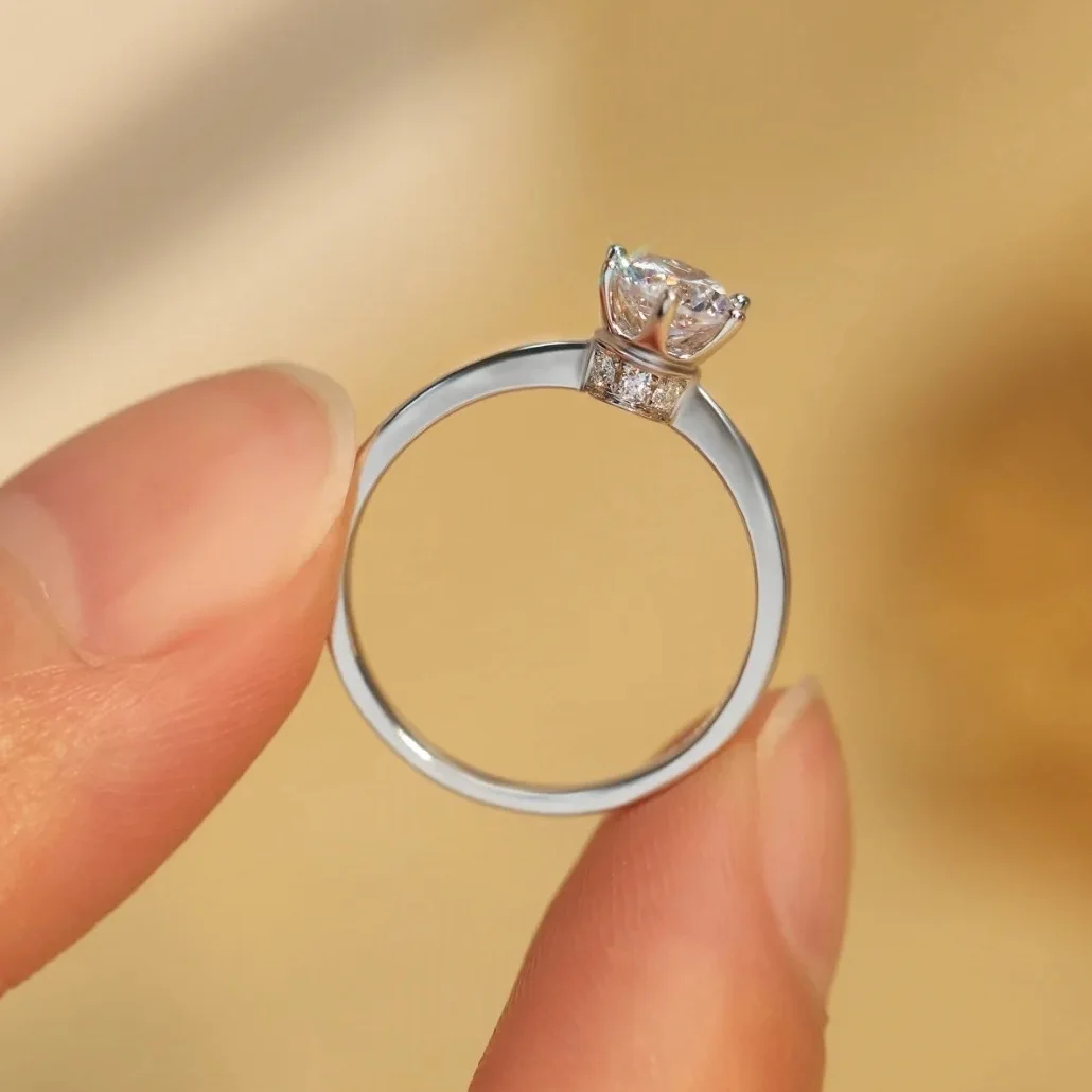 Women's Classic 6-Claw Ring PT950 Platinum 0.5CT Moissanite Responsibility & Cherish Symbol Proposal Romantic Gift
Women's Classic 6-Claw Ring PT950 Platinum 0.5CT Moissanite Responsibility & Cherish Symbol Proposal Romantic Gift