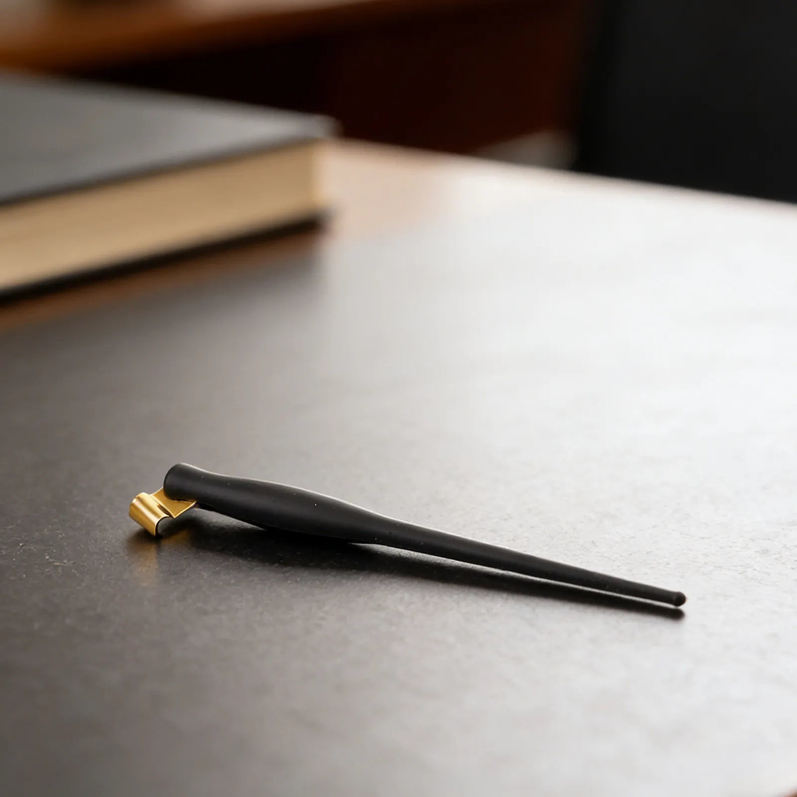 2Pcs Calligraphy Dip Pen Holder Oblique Style Comfortable Grip Home Drawing Practice Replaceable Nibs Professional Writing
2Pcs Calligraphy Dip Pen Holder Oblique Style Comfortable Grip Home Drawing Practice Replaceable Nibs Professional Writing