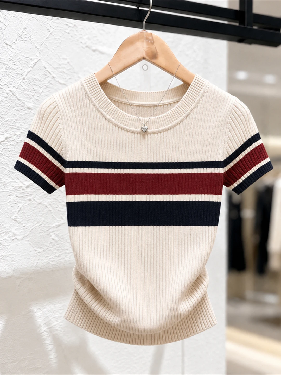 Fashionable Striped Color Block Short Sleeve Ice Silk Knitted round Neck Slimming Versatile Base Shirt Commute Top Summer 2026
Fashionable Striped Color Block Short Sleeve Ice Silk Knitted round Neck Slimming Versatile Base Shirt Commute Top Summer 2026