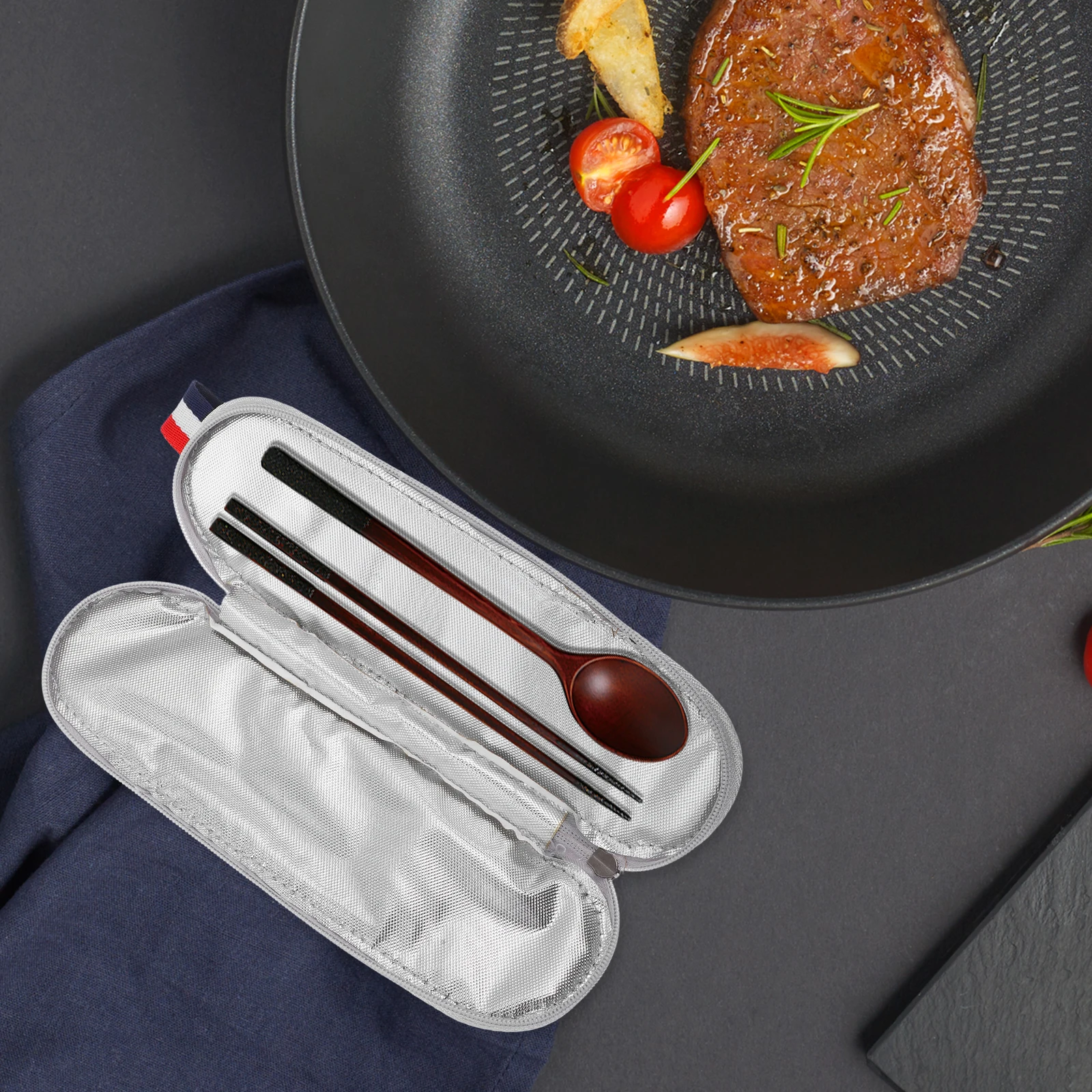 2Pcs Waterproof Flatware Storage Bag Felt Cloth Knives Forks Straws Pouch Outdoor Camping Portable Tableware Storage Bag Light
2Pcs Waterproof Flatware Storage Bag Felt Cloth Knives Forks Straws Pouch Outdoor Camping Portable Tableware Storage Bag Light