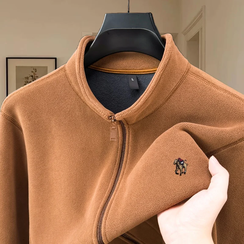 Высококачественный осенне-зимний ограниченный выпуск, новый бархатный теплый кардиган на молнии, мужская модная удобная куртка с вышивкой 
Высококачественный осенне-зимний ограниченный выпуск, новый бархатный теплый кардиган на молнии, мужская модная удобная куртка с вышивкой