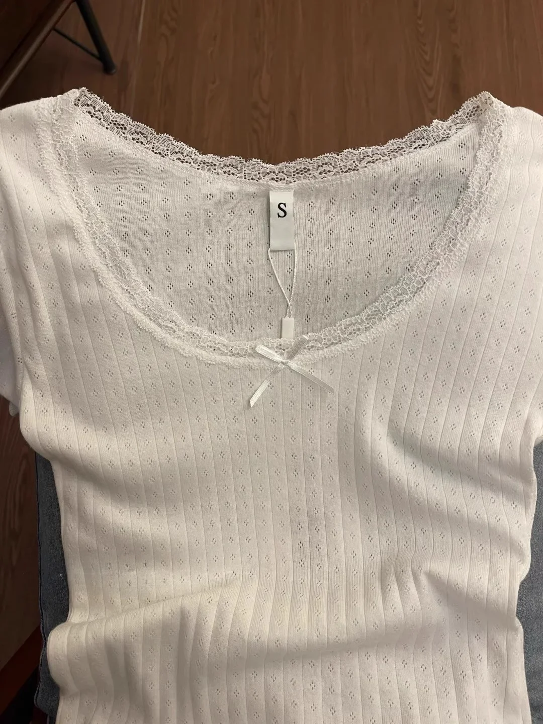Ele Lace Trim ort Sve T-irt Women's Summer Faion Design Slim Fit White Sli Top Korean Sle round Ne ort...
Ele Lace Trim ort Sve T-irt Women's Summer Faion Design Slim Fit White Sli Top Korean Sle round Ne ort...