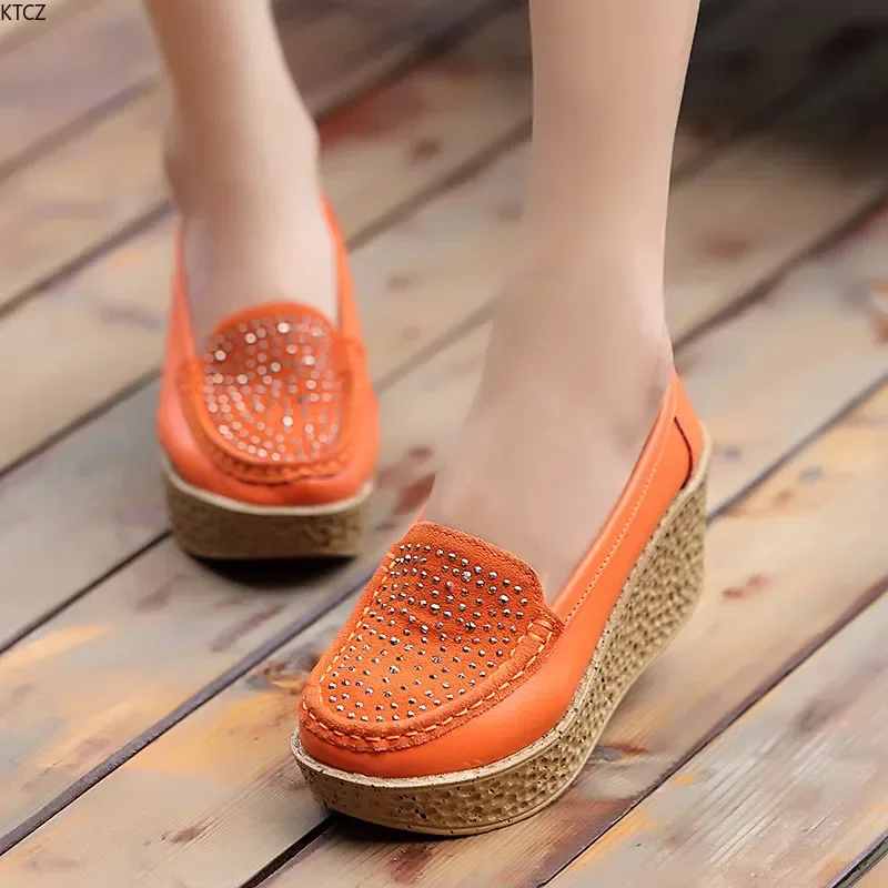 2026 Spring and Autumn New Sports Women's Platform Leather Fashion Casual Doudou Shoes
2026 Spring and Autumn New Sports Women's Platform Leather Fashion Casual Doudou Shoes