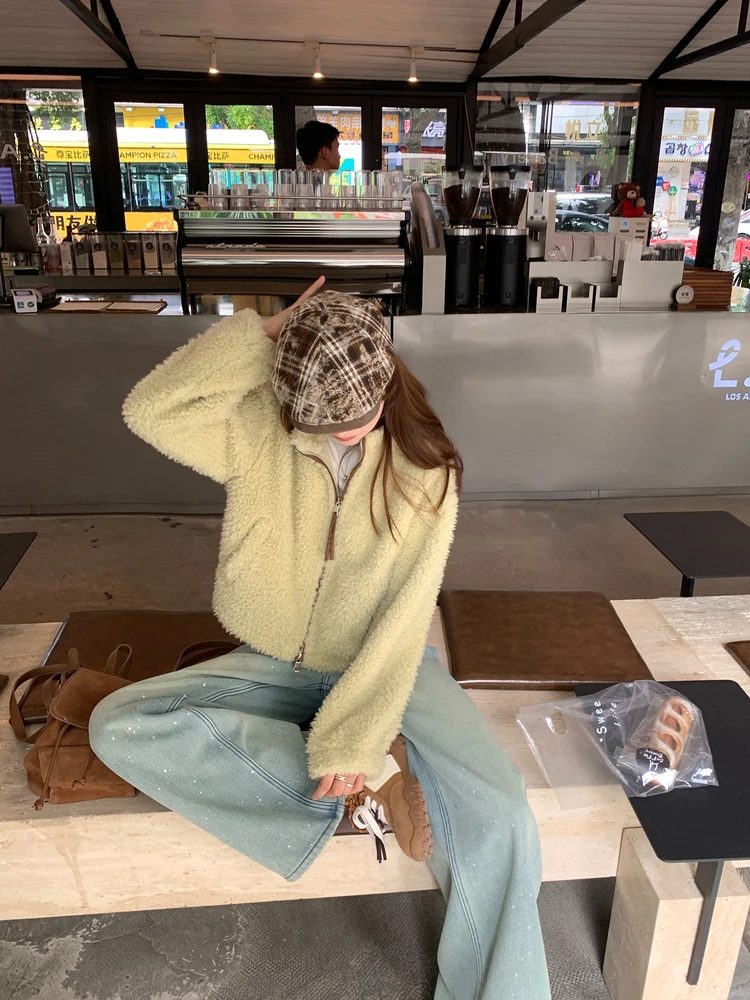 Свободная женская верхняя одежда в корейском стиле: теплая зимняя куртка с воротником-стойкой, длинными рукавами, из полиэфирного волокна
Свободная женская верхняя одежда в корейском стиле: теплая зимняя куртка с воротником-стойкой, длинными рукавами, из полиэфирного волокна