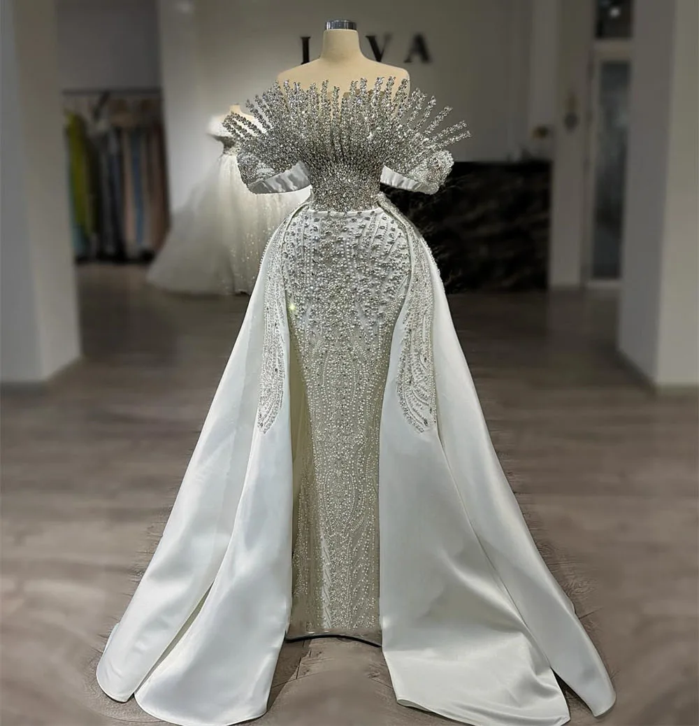 Sparkle White Beaded Off Shoulder Cocktail Dresses Dubai Crystals Wedding Party Gowns Customized Evening Dress With Overskirt
Sparkle White Beaded Off Shoulder Cocktail Dresses Dubai Crystals Wedding Party Gowns Customized Evening Dress With Overskirt