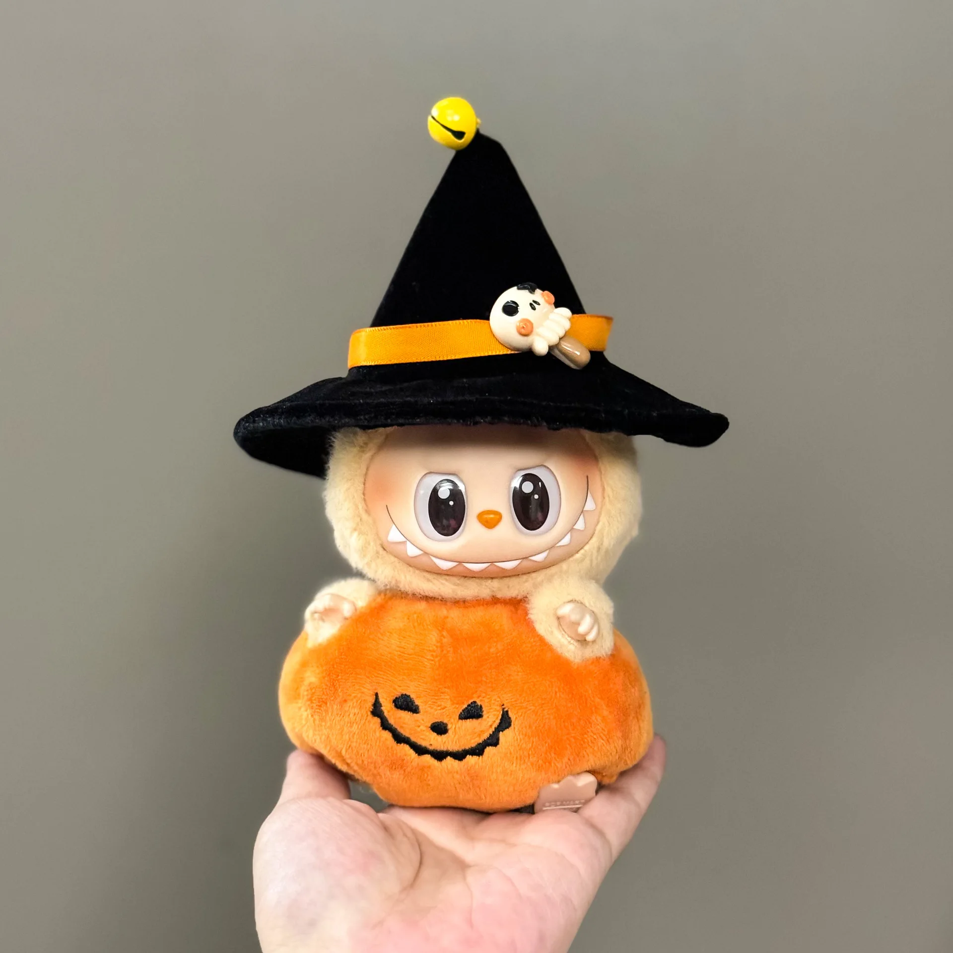 New Doll Clothes Pendant Set, For LABUBU Halloween Set,DIY Doll Accessories, Fun and Cute Baby Clothes, Christmas Gifts
New Doll Clothes Pendant Set, For LABUBU Halloween Set,DIY Doll Accessories, Fun and Cute Baby Clothes, Christmas Gifts