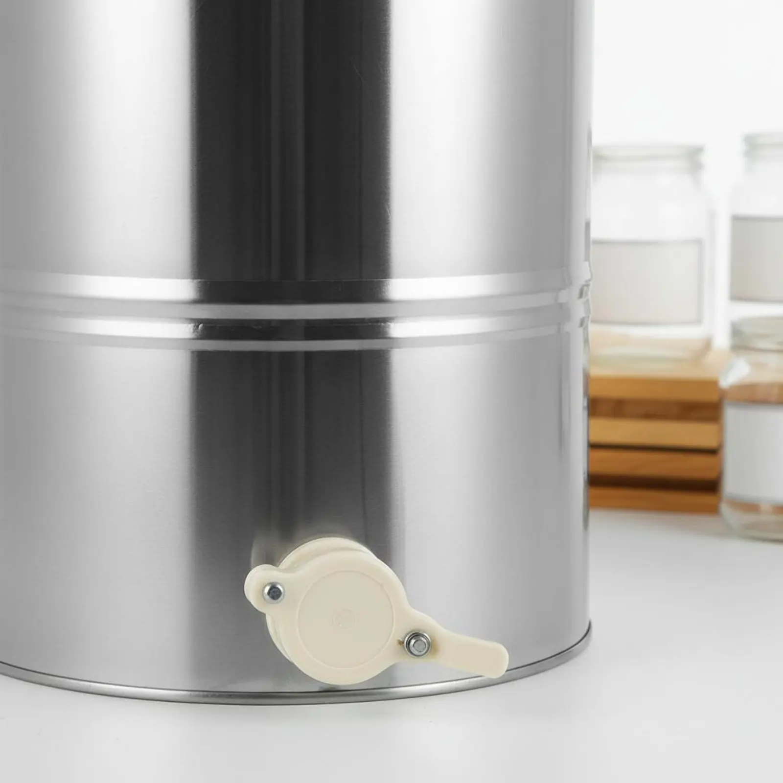 2 Frame Honey Extractor Hygienic Design 2-Frame Honey Centrifuge Beekeeping Centrifuge Continuous Continuous Join for Beginners
2 Frame Honey Extractor Hygienic Design 2-Frame Honey Centrifuge Beekeeping Centrifuge Continuous Continuous Join for Beginners