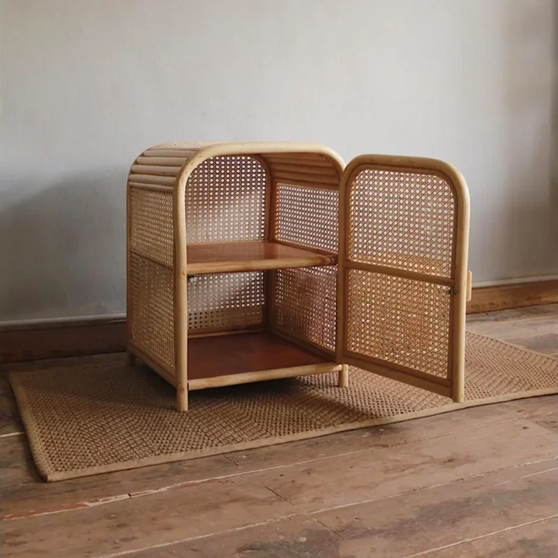 Современная прикроватная тумбочка, индонезийский плетение виноградной лозы, ночной столик, двухслойный шкаф для хранения, диван для спальни, журнальный столик
Современная прикроватная тумбочка, индонезийский плетение виноградной лозы, ночной столик, двухслойный шкаф для хранения, диван для спальни, журнальный столик