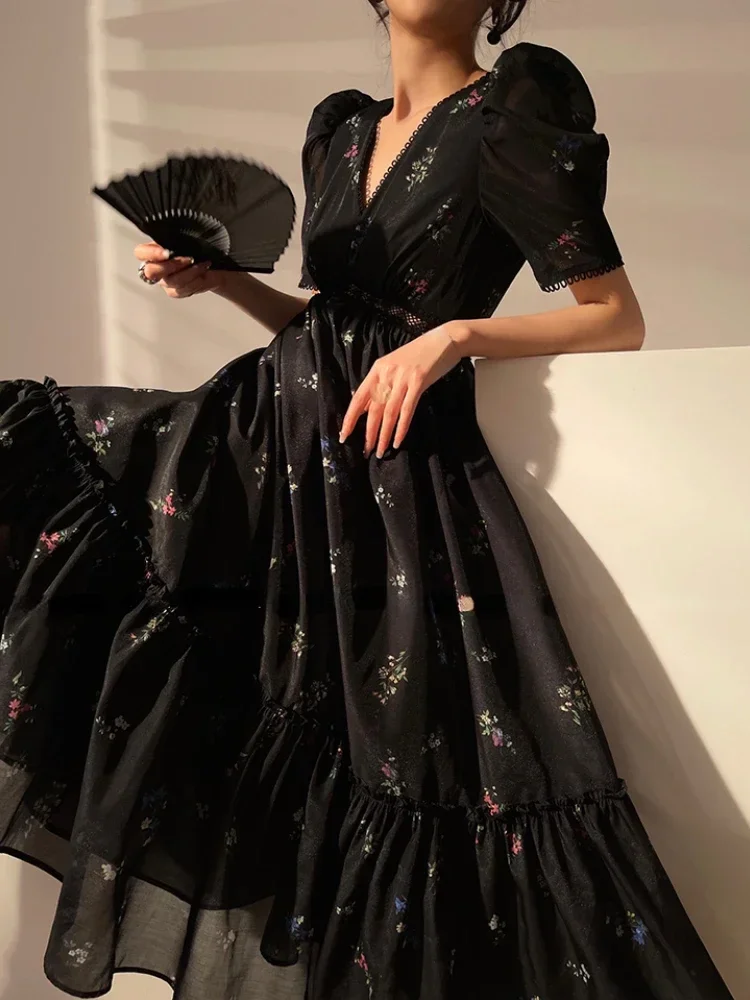 Vintage Black Floral Midi Dress Women Short Sleeve French Elegant Dress Beach 2024 Summer Casual Korean Evening Party Dress
Vintage Black Floral Midi Dress Women Short Sleeve French Elegant Dress Beach 2024 Summer Casual Korean Evening Party Dress